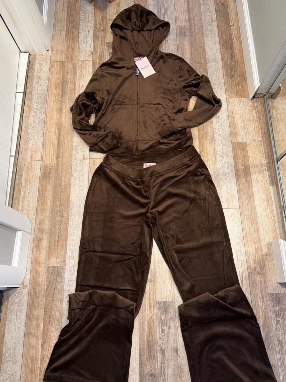 Juicy Couture Brown Velour Track Pants & Hoodie Set with Rhinestone Logo - Picture 4 of 4